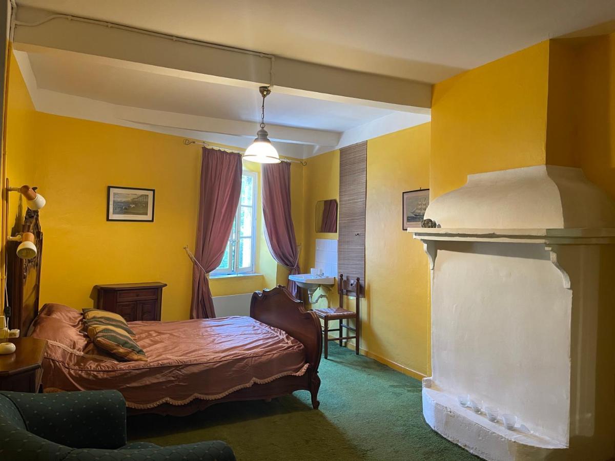 Montagne D'Alaric Apartment Moux Bagian luar foto